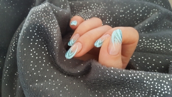 French paillettes et vagues turquoises